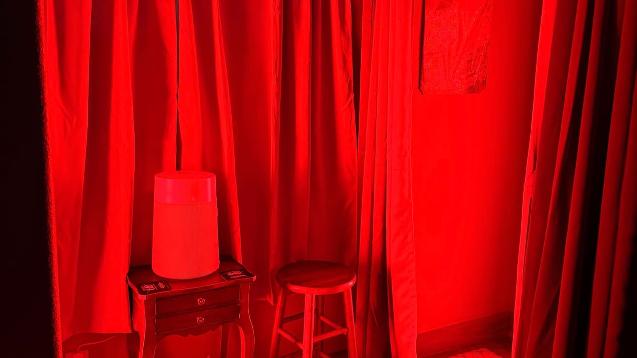 Red light room
